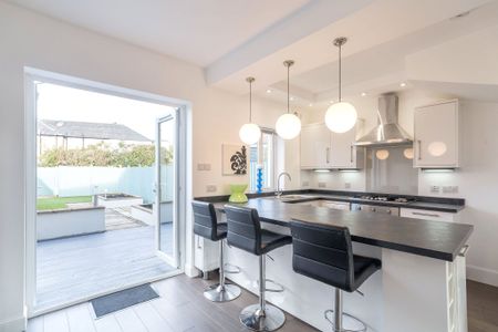 42 Riversdale Crescent - Photo 2