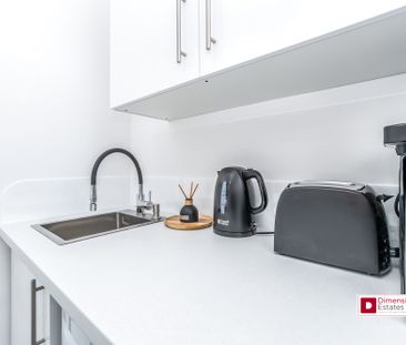 Hall Lane, E4, London - Photo 3