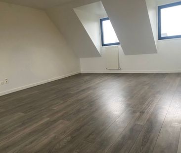 Recent vernieuwd triplex appartement met 2 slaapkamers - Photo 5