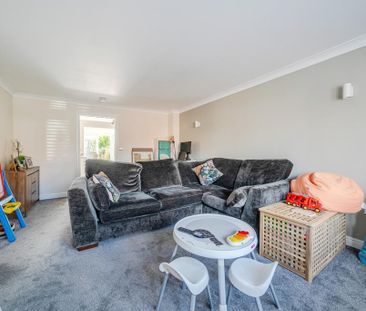 3 bedroom detached house to rent - Photo 2