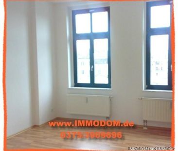2,5-Zimmer-Wohnung mit großen BALKON und LAMINAT im Zentrum Zwickau... - Photo 1