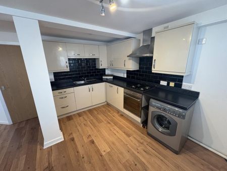 3 bedroom maisonette to rent - Photo 5