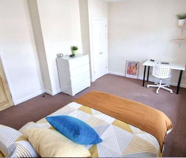 4 bedroom terraced house to rent - Photo 2