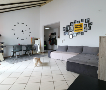 Helle schöne Wohnung im 3.OG eines ruhigen und gepflegten MFH - Photo 1