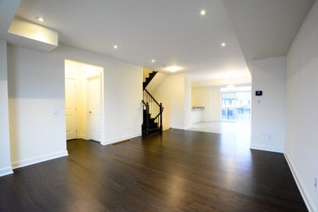 For Lease - 357 Veterans Drive, Brampton, Ontario - Photo 5