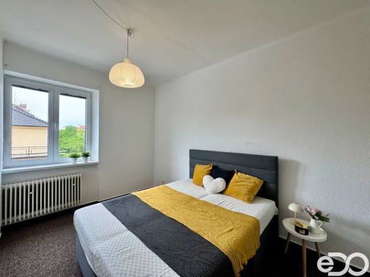 Pronájem bytu 2+1 s lodžií - Fotografie 1