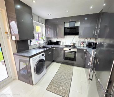 2 bedroom terraced house to rent - Photo 2