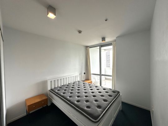 Centrally located Fully Furnished 1 bedroom apartment - Photo 1