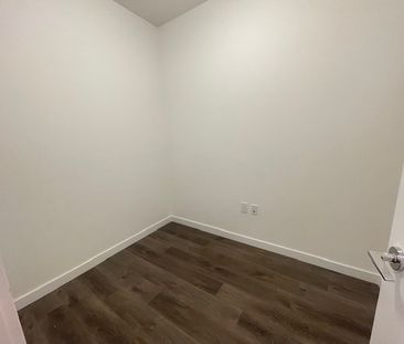 Luxury at The Grove. Three Bedrooms Plus Den - Photo 4