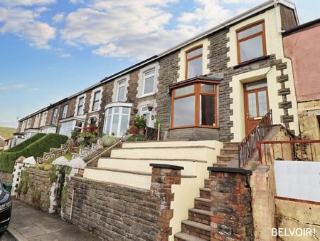 Terraced House to rent on - Photo 5