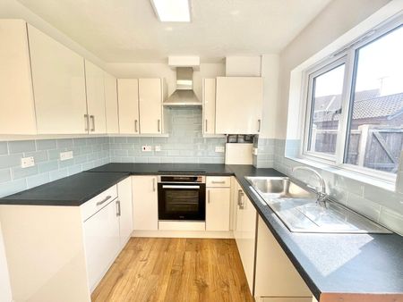 Frobisher Way, Shoeburyness, Southend on Sea, Essex, SS3 8XD - Photo 5