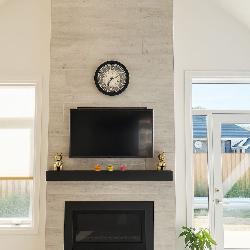 For Lease - 63 Compass Trail Unit# 7, Central Elgin, Ontario - Photo 1