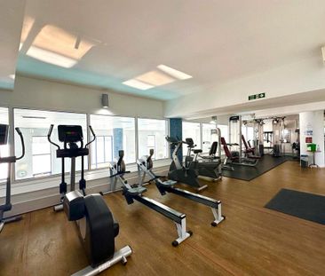 5 bedroom terraced house to rent - Photo 4