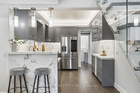 219 McRoberts Avenue apartment — Toronto, ON (3-Bedroom) - 3 Bedroom - Photo 2