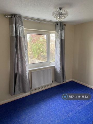 2 bedroom maisonette to rent - Photo 2