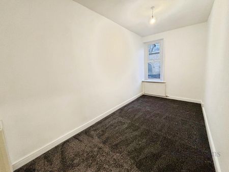 3 bedroom apartment to rent - Photo 3