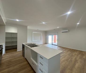 Modern Family Living in a Prime Location - Photo 6