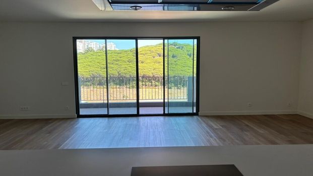 3 Bedroom Apartment with parking, Miraflores, Oeiras - Photo 1