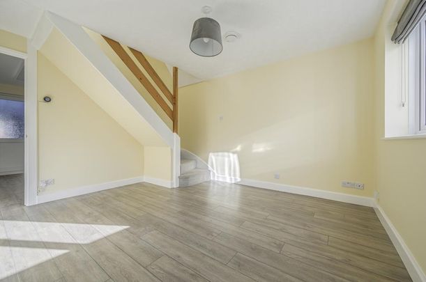 2 bedroom terraced house to rent - Photo 1