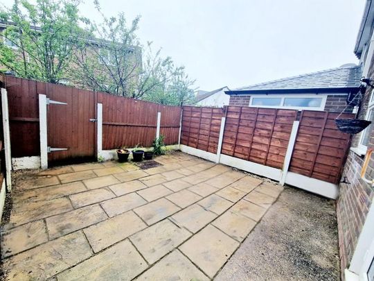 3 bedroom terraced house to rent - Photo 1