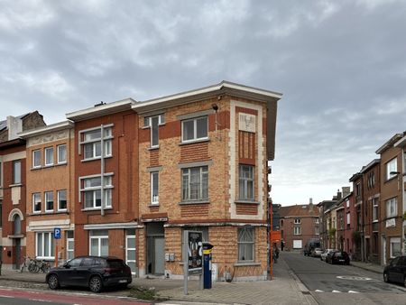 Goed gelegen 1-slpk appartement nabij Sint-Pieterstation - Photo 2
