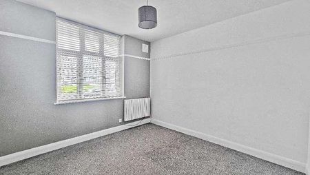 Angel Close, Edmonton, London, Uk, N18 - Photo 2