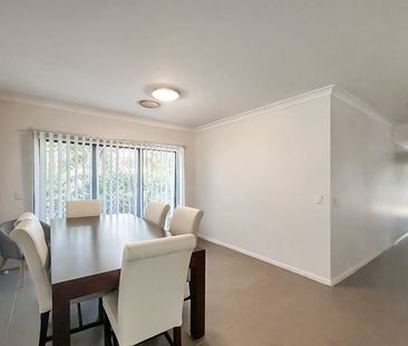 Exquisite and modern 3 bedroom home plus study - Photo 2