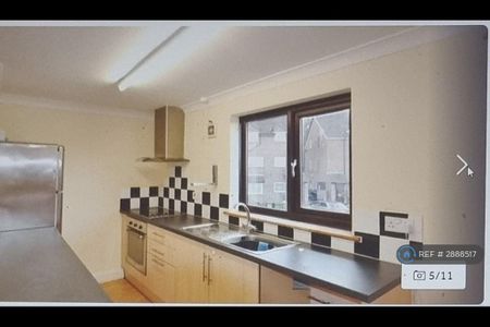 2 bedroom maisonette to rent - Photo 2