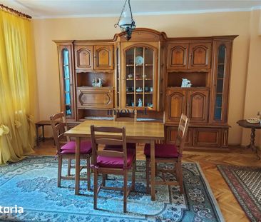 De inchiriat:Apartament cu 4 camere in zona Lucian Blaga - Fotografie 3