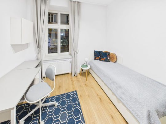 Nowoczesna kawalerka blisko uczelni 23 m² - Photo 1