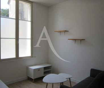 Location Appartement 2 pièces 27m² FONTENAY LE COMTE 85200 - Photo 2