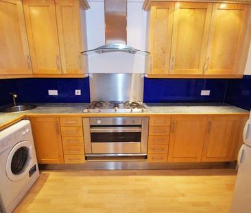 A 3 Bedroom Flat in Pittville Circus Road GL52 2PZ - Photo 5