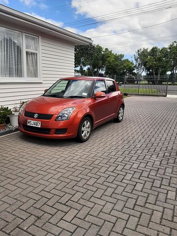 Charming 3BR Family Haven in Kelston - Photo 5