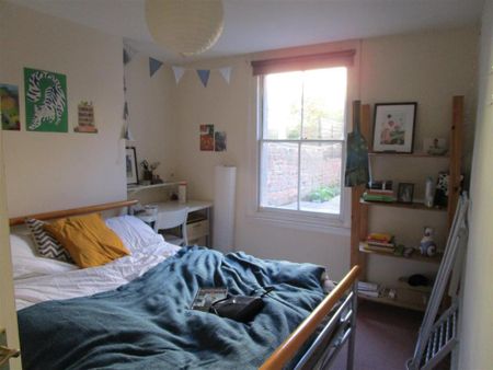 6 bedroom terraced house to rent - Photo 2