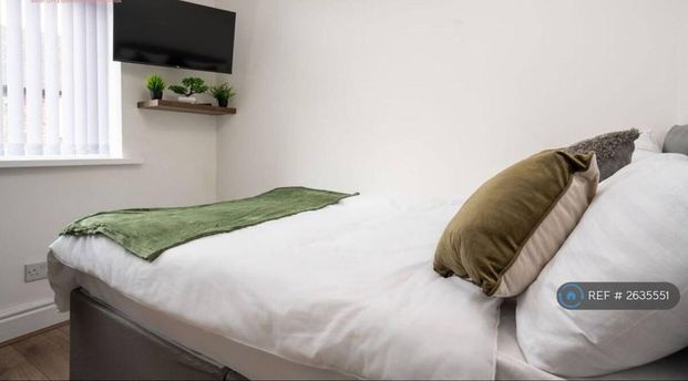 5 bedroom terraced house to rent - Photo 1