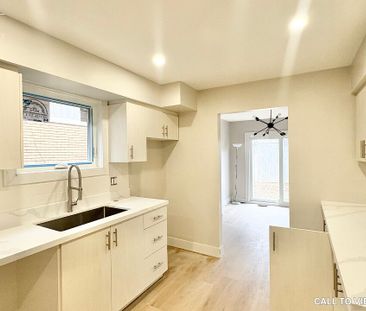 EXPANSIVE 4-BEDROOM +DEN DETACHED HOUSE WITH BEAUTIFUL FINISHES - Photo 5