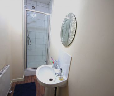 Park View Road, Burley, LEEDS - Photo 1