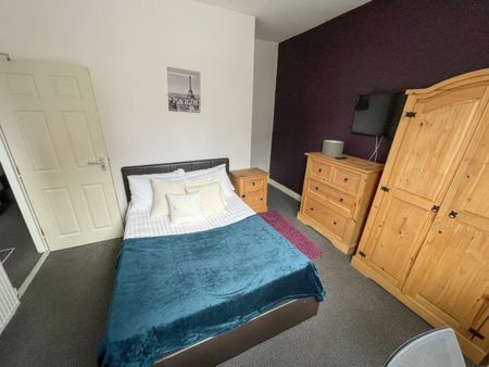 Romer Road, Liverpool. - Photo 3