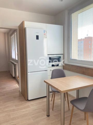 Luxusní, kompletně vybavený byt 3+1 po rekonstrukci, Budovatelská, Zlín – PRVNÍ NÁJEMCE - Fotografie 5