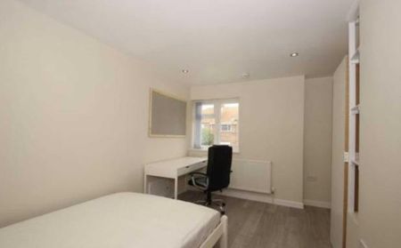 8 bedroom house to rent - Photo 3