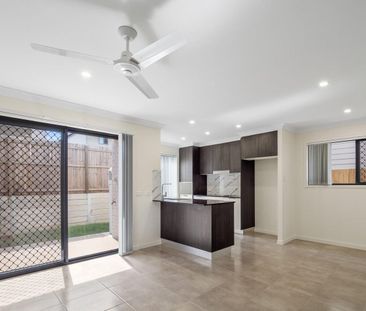 Luxury Townhouse In Mango Hill!! - Photo 2