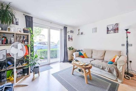 Building, Woolwich Riverside, SE18 - Photo 3