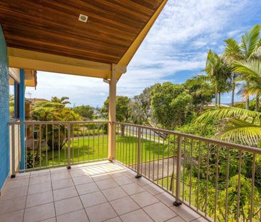 Walk to the Beach - Flexible Family Living in the Heart of Old Bar - Photo 3
