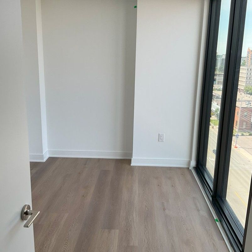 For Lease - 86 Dundas Street Unit# 1004, Mississauga, Ontario - Photo 1