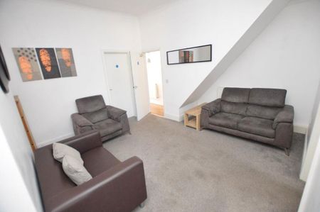 3 bedroom terraced house to rent - Photo 4