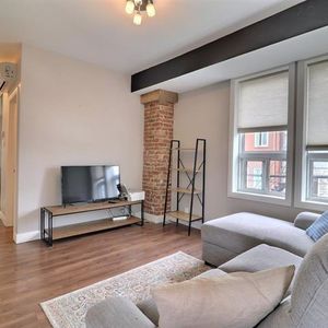 Image Page Voir l'annonce Grand et lumineux 3 1/2 Limoilou Grand et lumineux 3 1/2 Limoilou 1 250,00 $ 1 févr. Expire dans: 60 jours - Photo 2