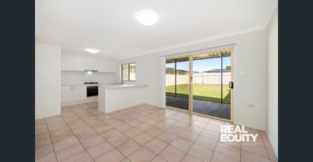 Beautifully Refurbished Interior - Spacious Duplex Style Living - Photo 4