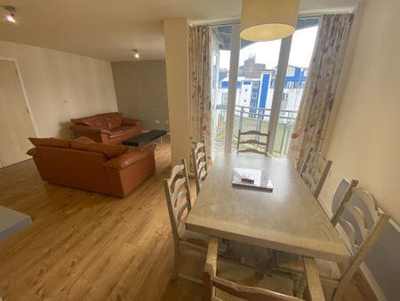 2 bedroom flat to rent - Photo 4