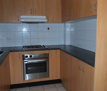 Available 29 November - Photo 4