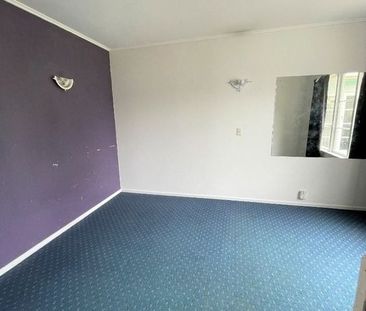 Spacious home in popular Sandringham - Photo 5